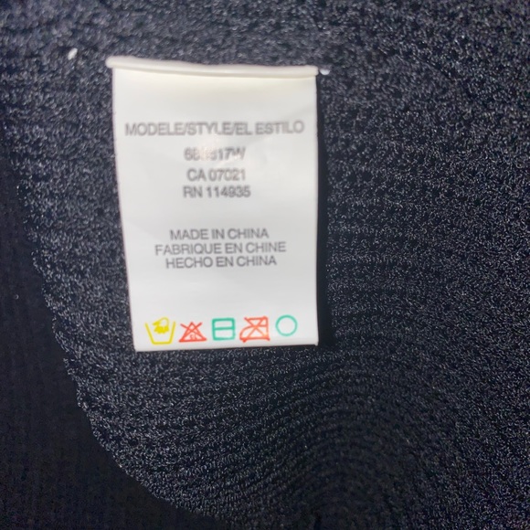 Cloth Shoulder less Sweater. - Picture 5 of 5